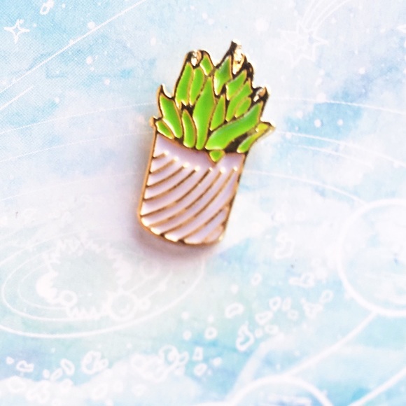 ✨ Tiny Succulent Pin ✨ - Picture 3 of 5